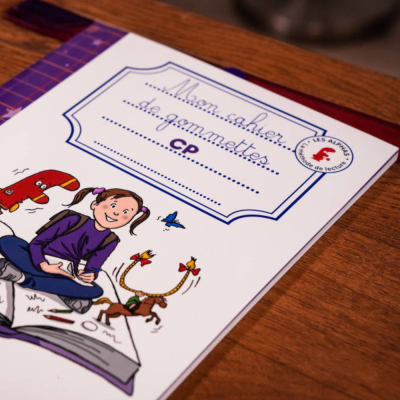 Mon cahier de gommettes Les Alphas CP – 2000 gommettes pour apprendre à lire en s’amusant (Cycle 2) Mon cahier de gommettes Les Alphas CP – 2000 gommettes pour apprendre à lire en s’amusant (Cycle 2)